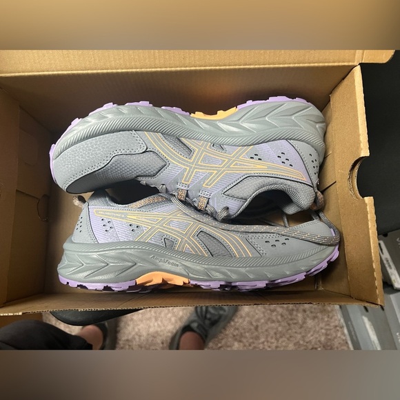 Like New - ASICS GEL-Venture 9 Women's Trail Running - Summer Dune - Size 7 - Picture 4 of 5